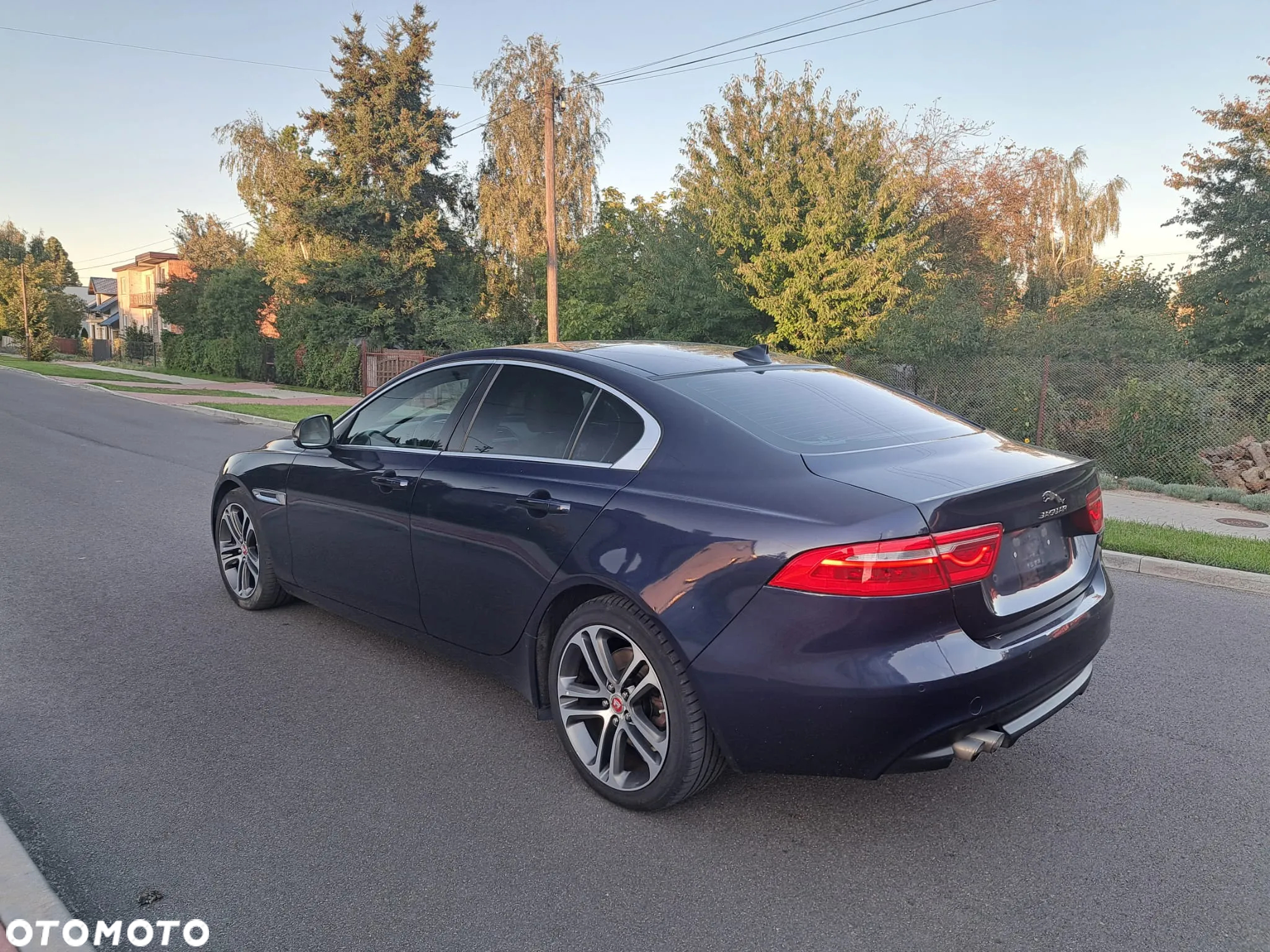 Jaguar XE 2.0 D Prestige - 2