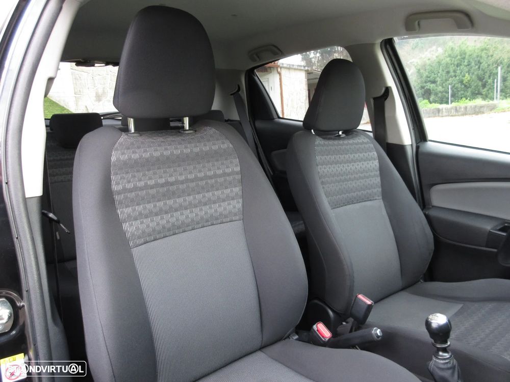 Toyota Yaris 1.4 D-4D Exclusive+P.Techno - 25