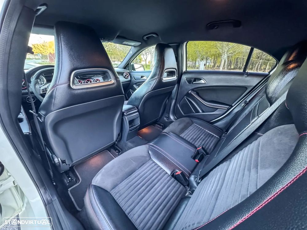 Mercedes-Benz A 45 AMG 4-Matic - 23