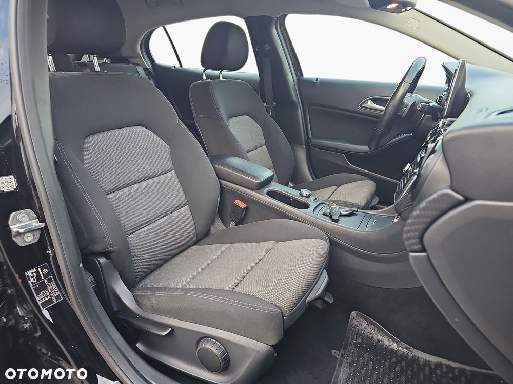 Mercedes-Benz GLA - 17
