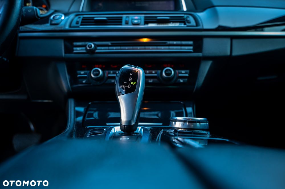 BMW Seria 5 520d xDrive Luxury Line - 15