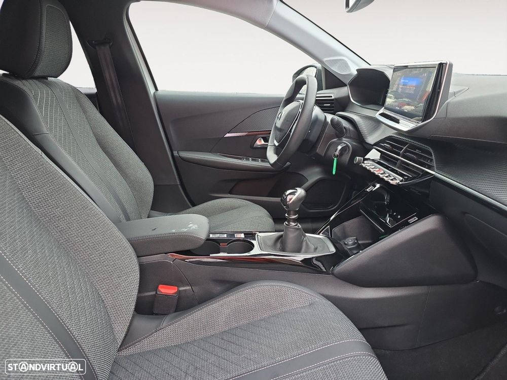 Peugeot 208 1.2 PureTech Allure — fotografia 15