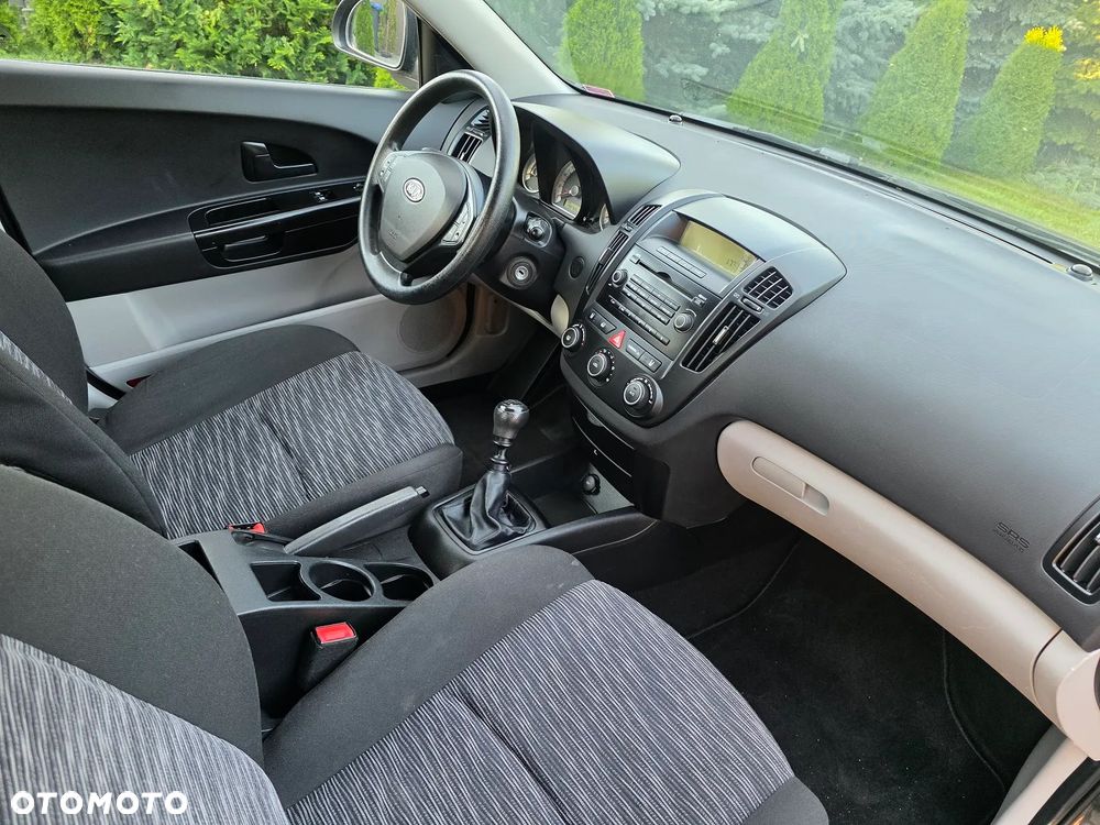 Kia Ceed 1.4 Comfort + - 14