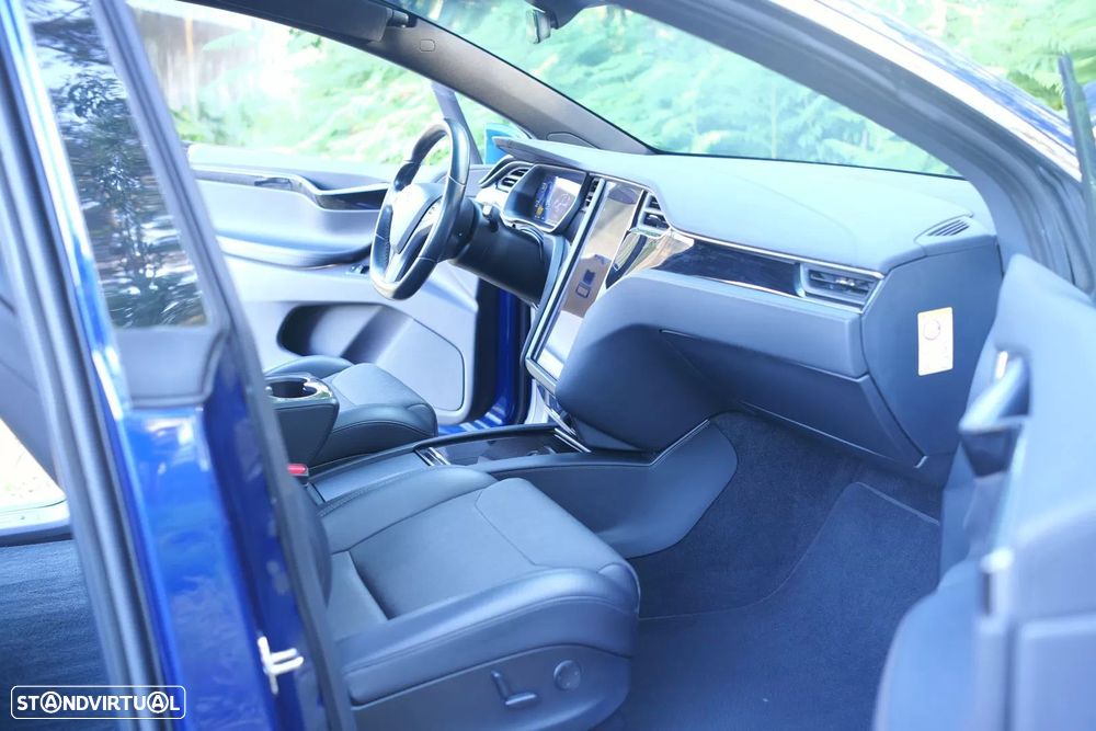 Tesla Model X 75D - 25