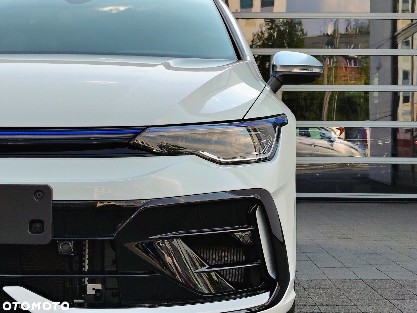 Volkswagen Golf - 8