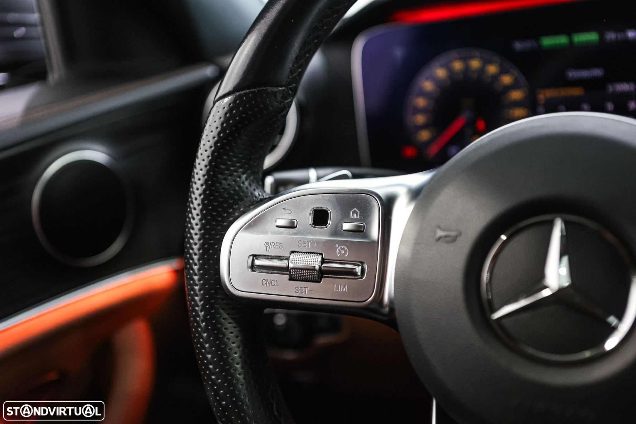 Mercedes-Benz E 300 de AMG Line - 21
