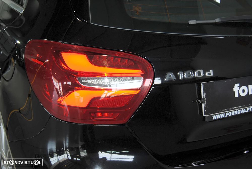 Mercedes-Benz A 180 d AMG Line - 33