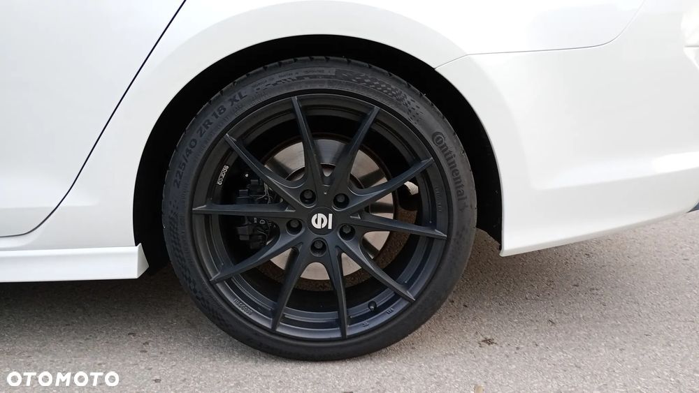 Volkswagen Golf 2.0 TSI BMT 4Mot R DSG - 32