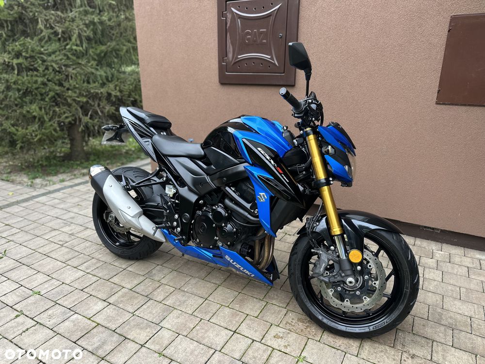 Suzuki GSX - 3