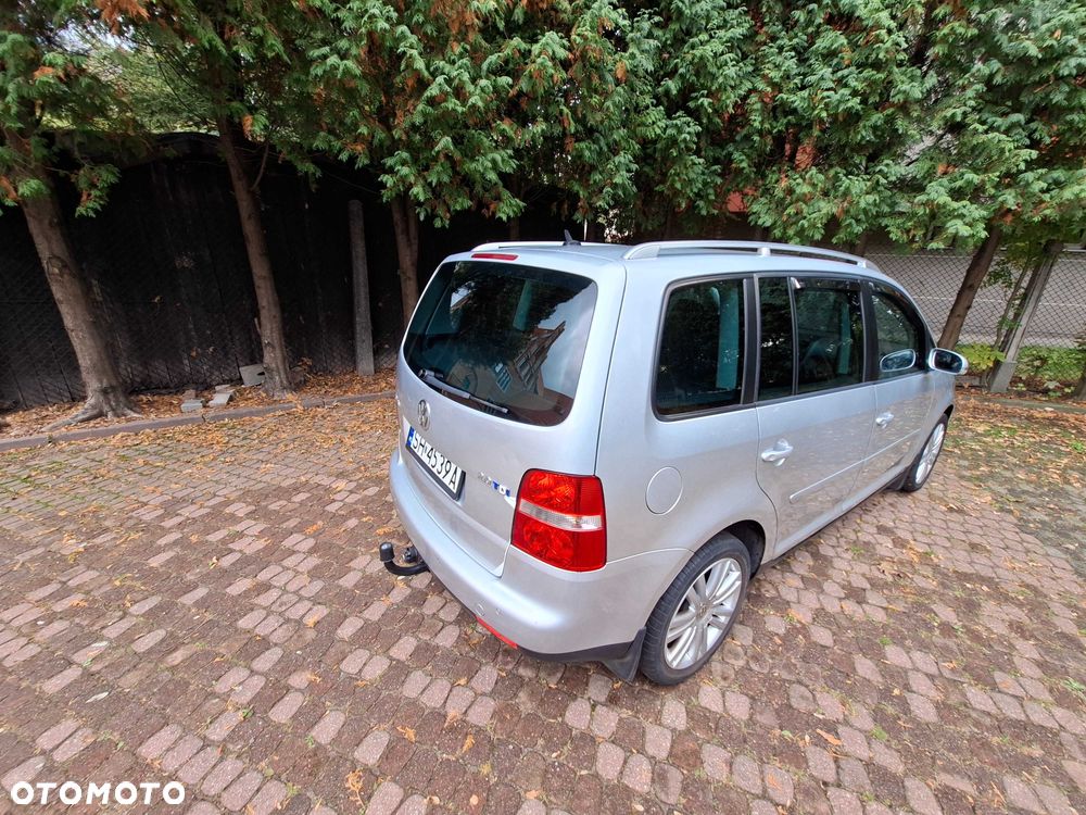 Volkswagen Touran 2006 photo 4