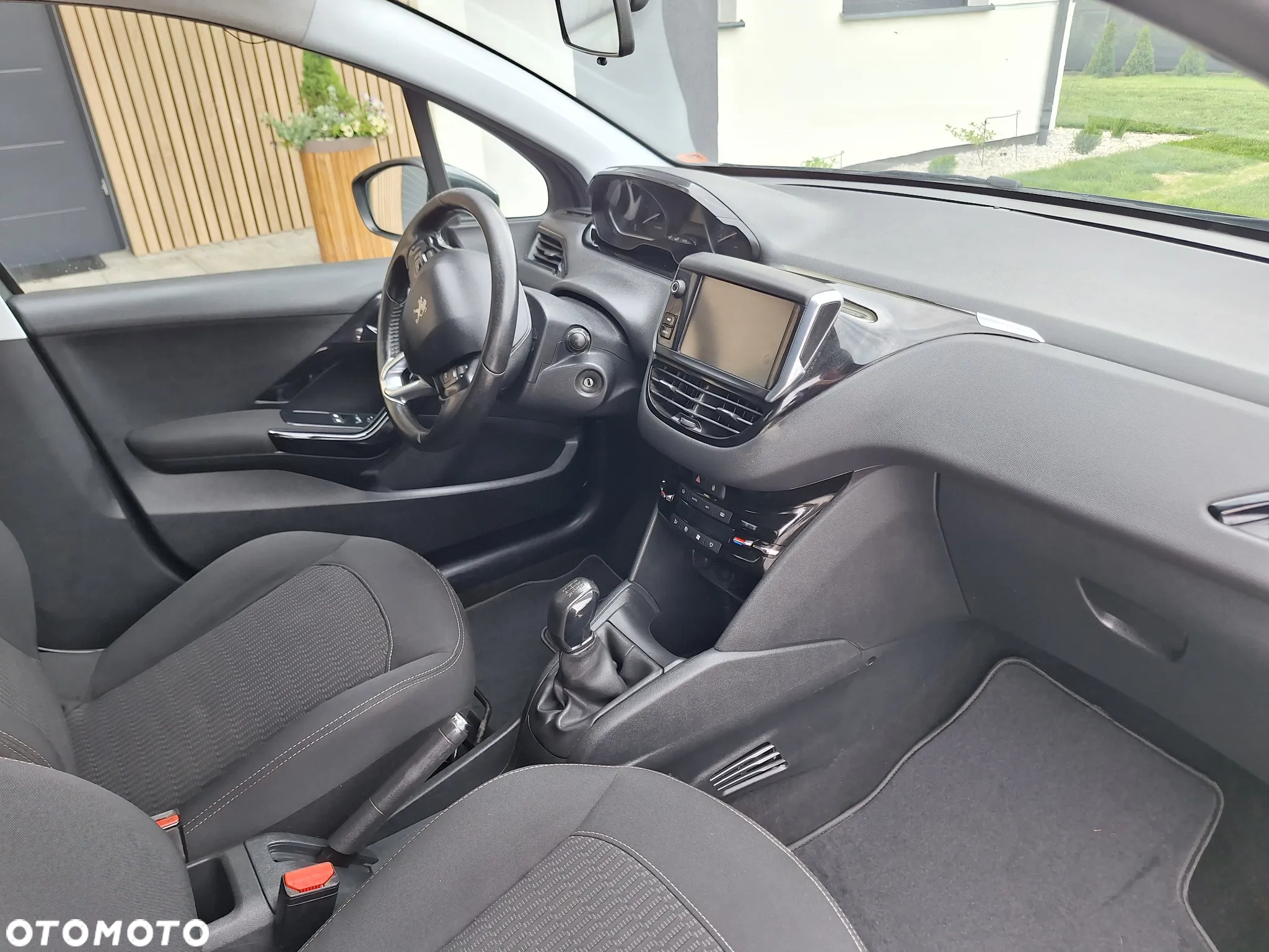 Peugeot 208 - 7