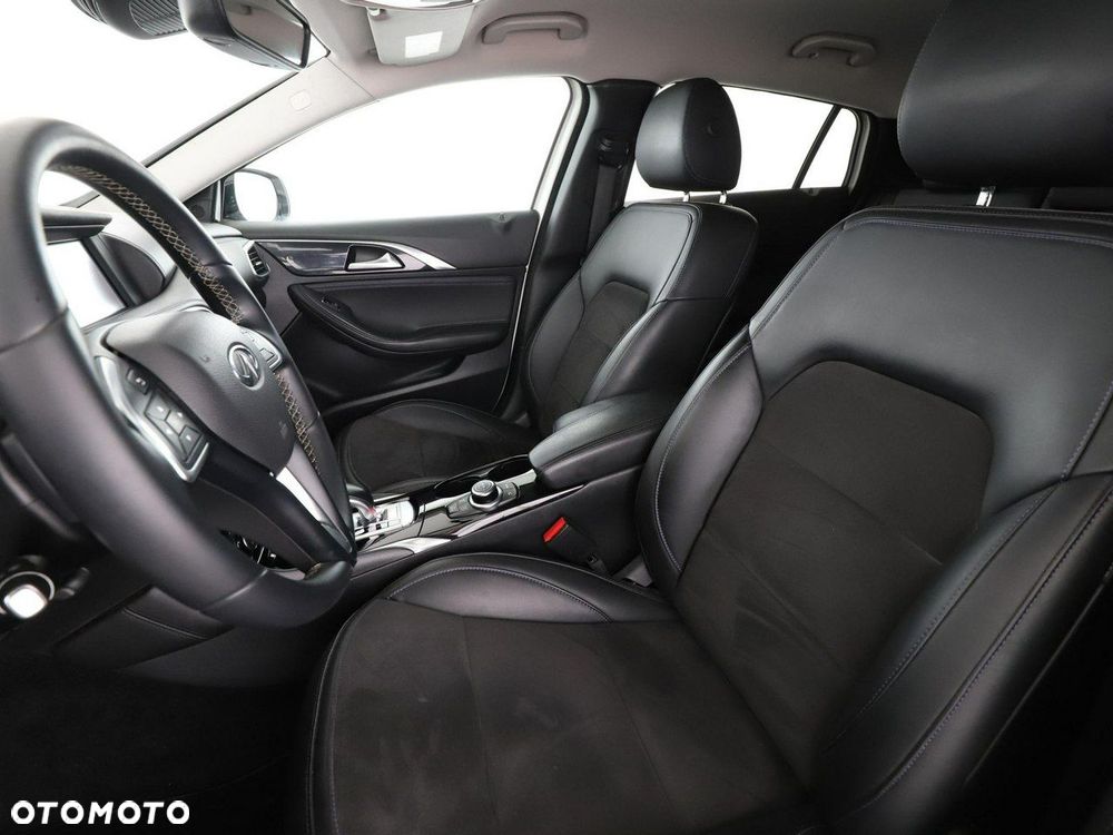 Infiniti Q30 1.5d DCT Premium - 13