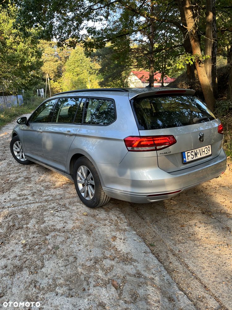 Volkswagen Passat - 4