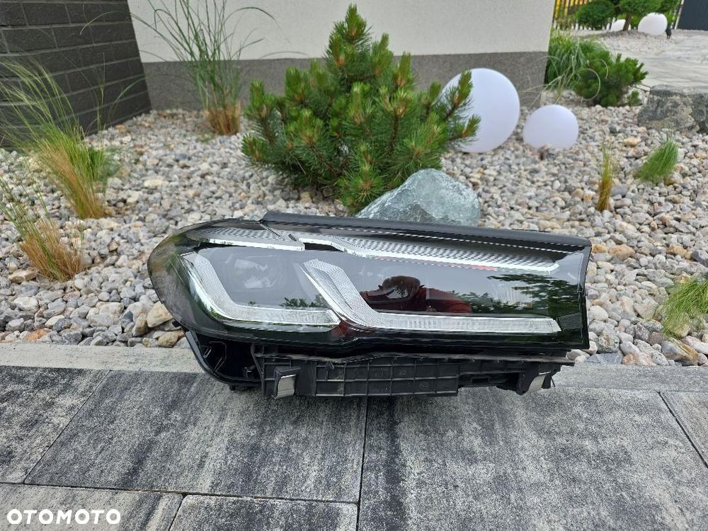BMW 5 G30 G31 LIFT LCI Lampa prawa przód Full Led Adaptive 9850582-06 Chrom - 1