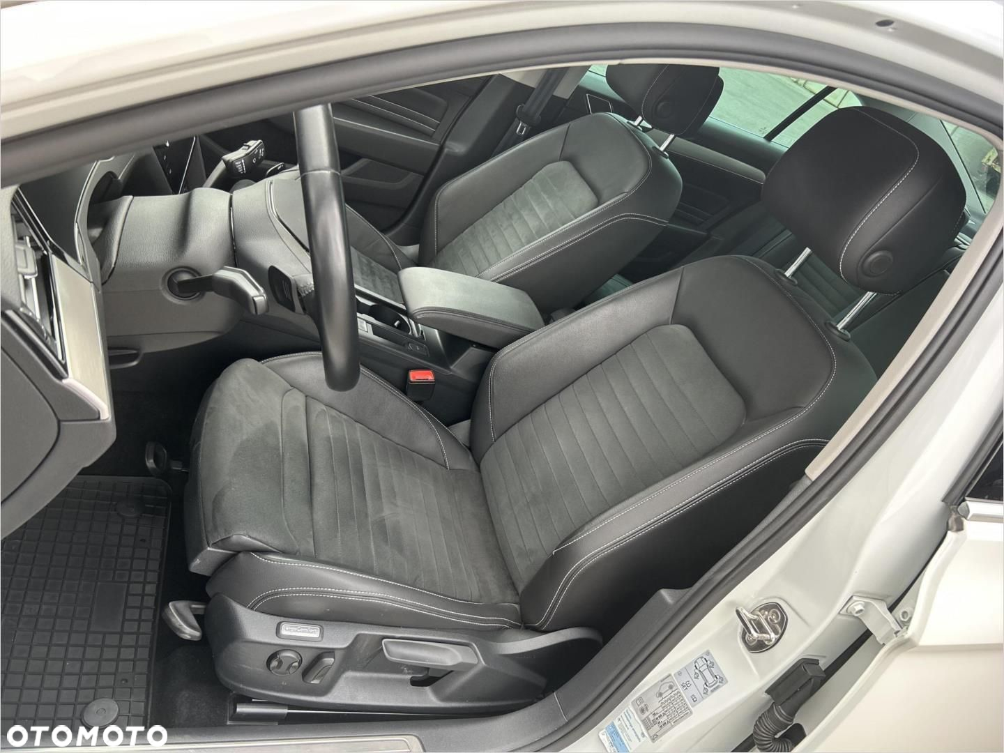 Volkswagen Passat 2.0 TDI 4Mot Elegance DSG - 18