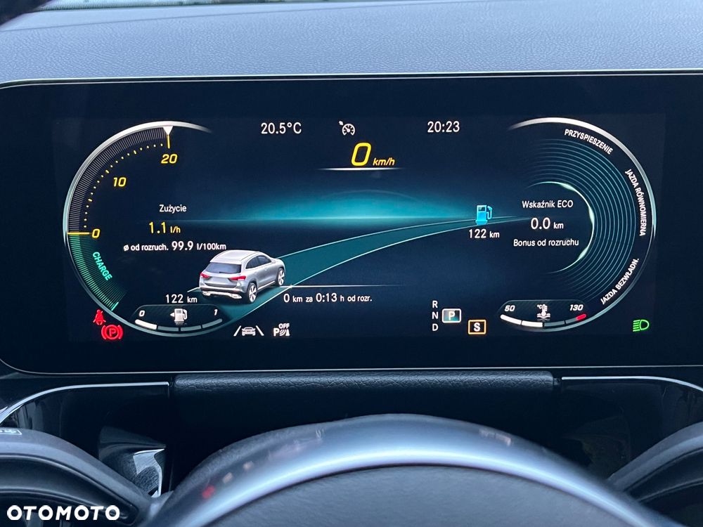 Mercedes-Benz GLA 250 4-Matic AMG Line - 19