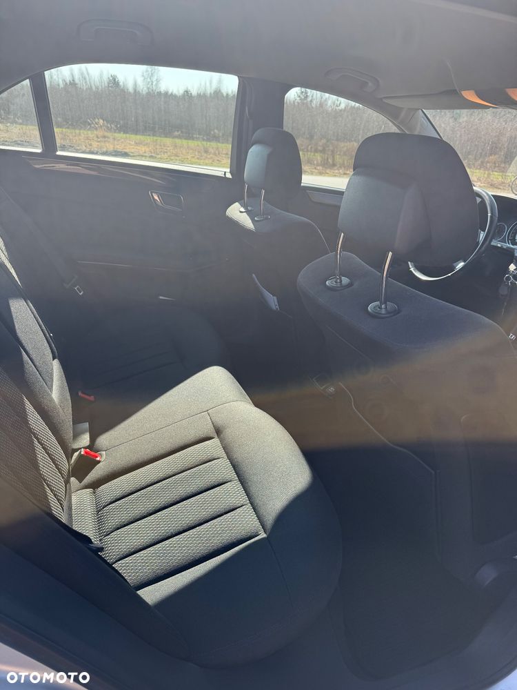 Mercedes-Benz Klasa E 220 CDI DPF BlueEFFICIENCY Automatik Elegance - 9