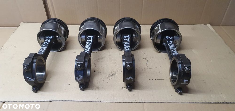 Tłok z korbowodem korbowód Fiat Ducato III 2.2 JTD - 2