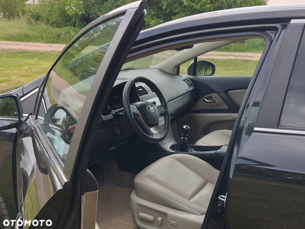 Toyota Avensis 2.2 D-4D Sol - 34