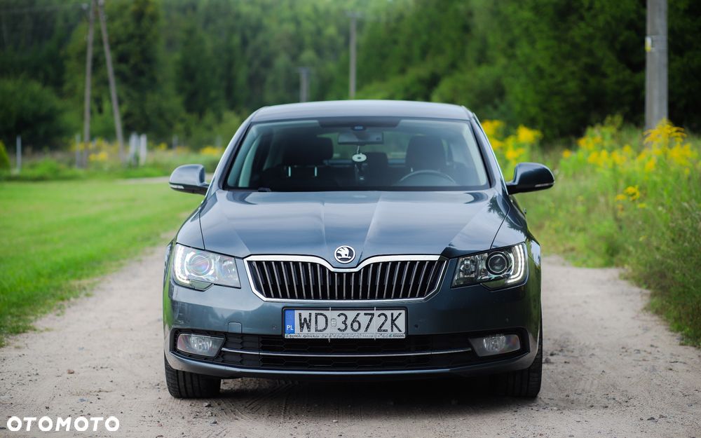 Skoda Superb 2.0 TDI Elegance DSG - 19