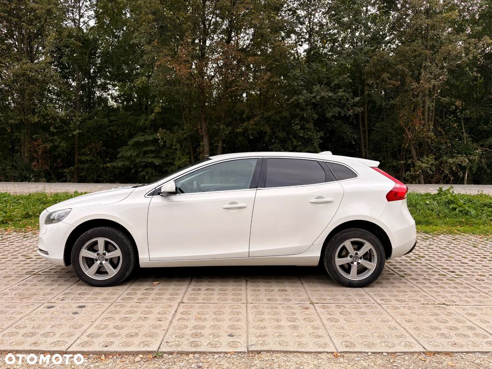 Volvo V40 D2 Momentum - 2