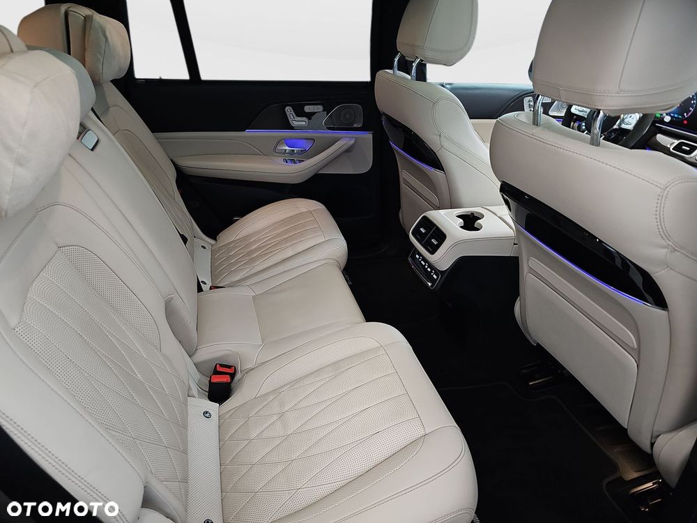 Mercedes-Benz GLS - 33
