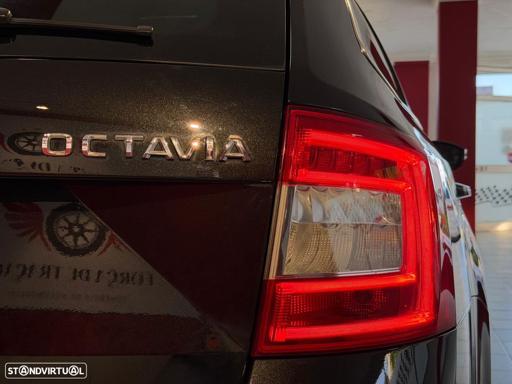 Skoda Octavia Break 1.6 TDi Elegance Pack - 20