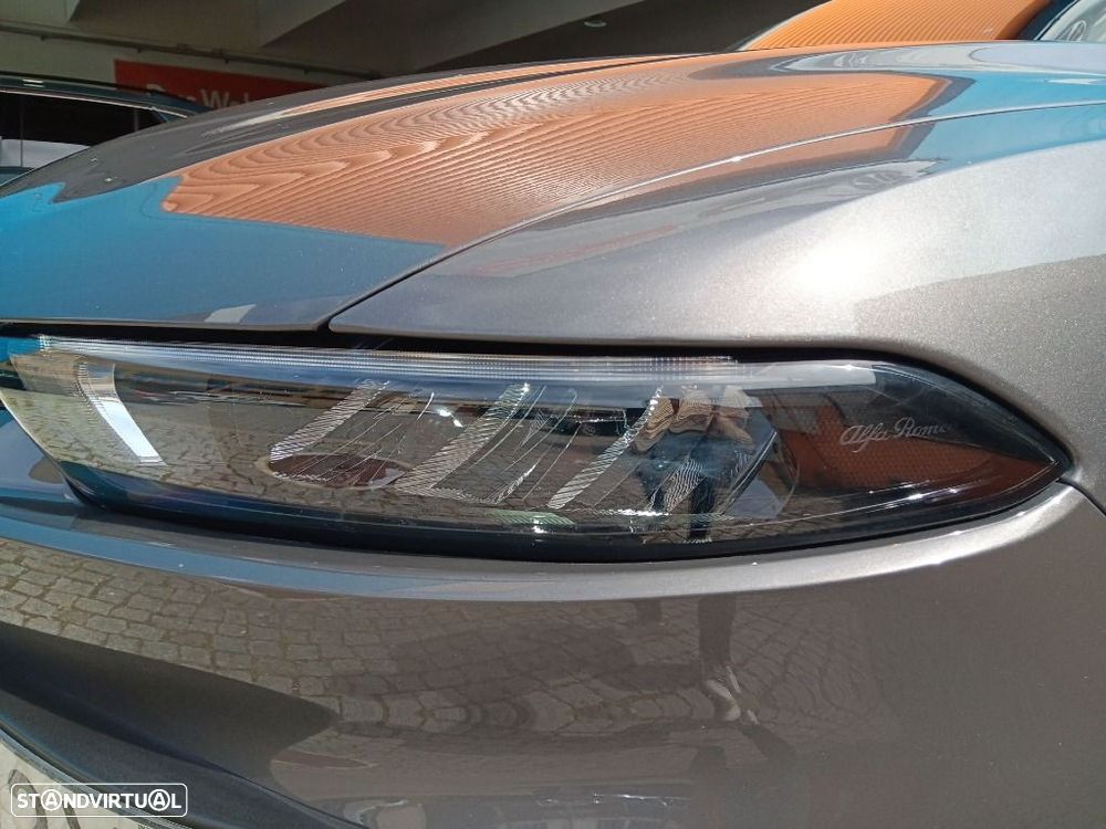 Alfa Romeo Tonale 1.3 Plug-In Hybrid Sprint e-AWD — fotografia 35