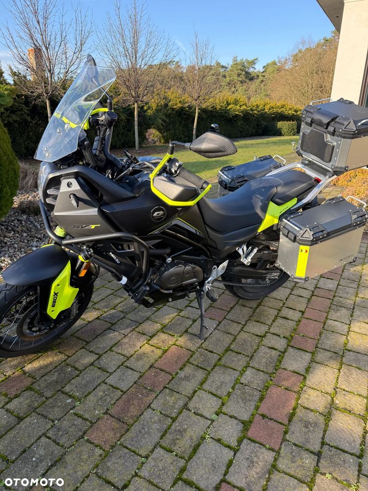 QJMOTOR SVT 650X - 1