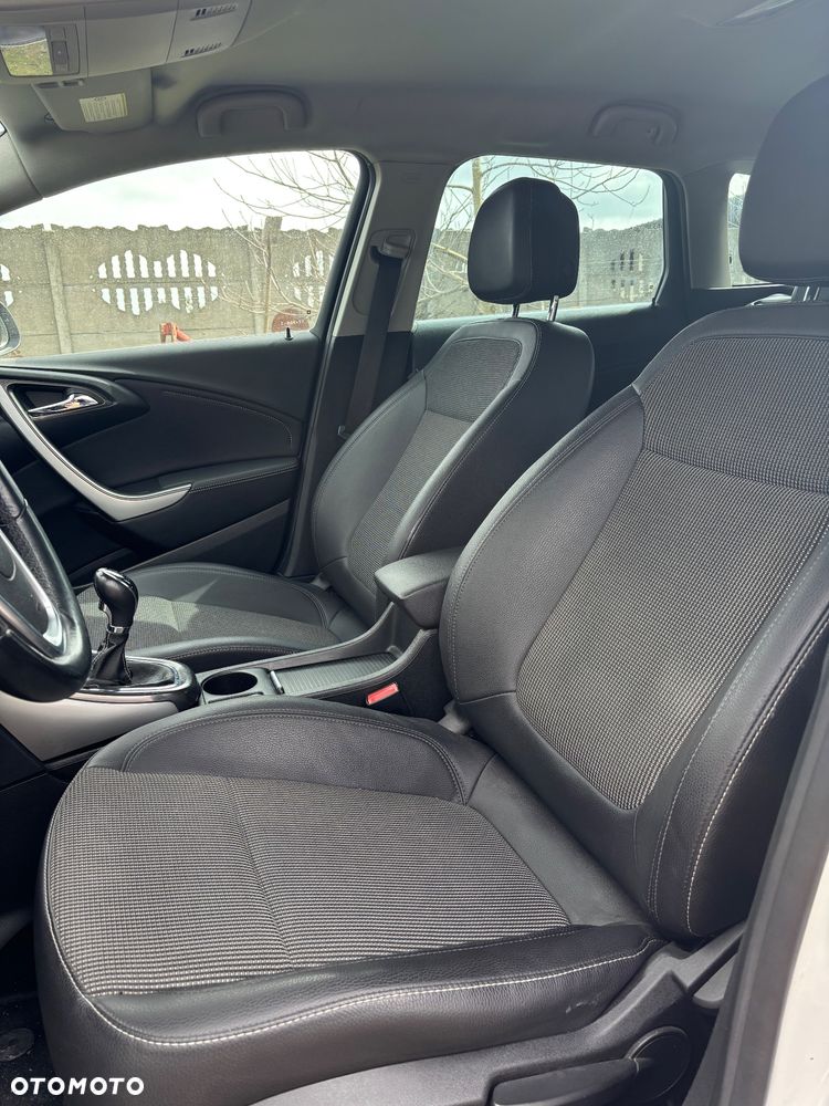 Opel Astra 1.7 CDTI DPF NAVI - 17