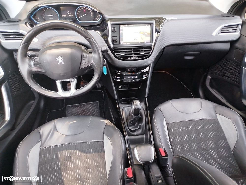 Peugeot 2008 1.2 PureTech Allure - 14