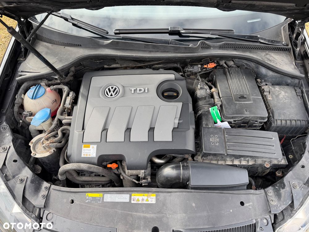Volkswagen Golf 1.6 TDI DPF Comfortline - 14