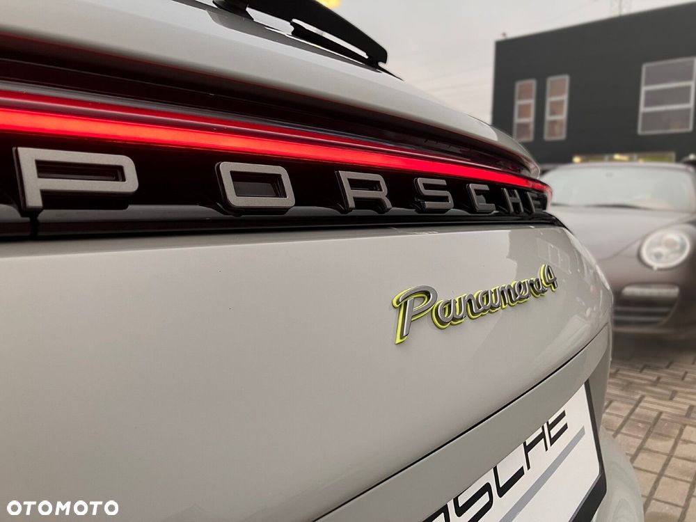 Porsche Panamera - 40