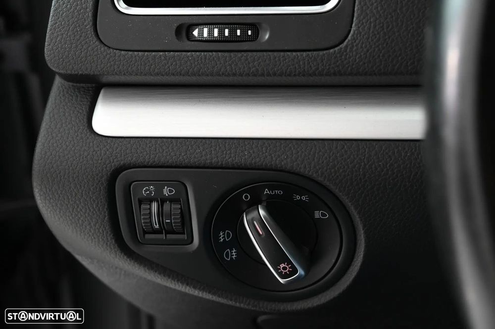 VW Sharan 2.0 TDI Confortline - 23