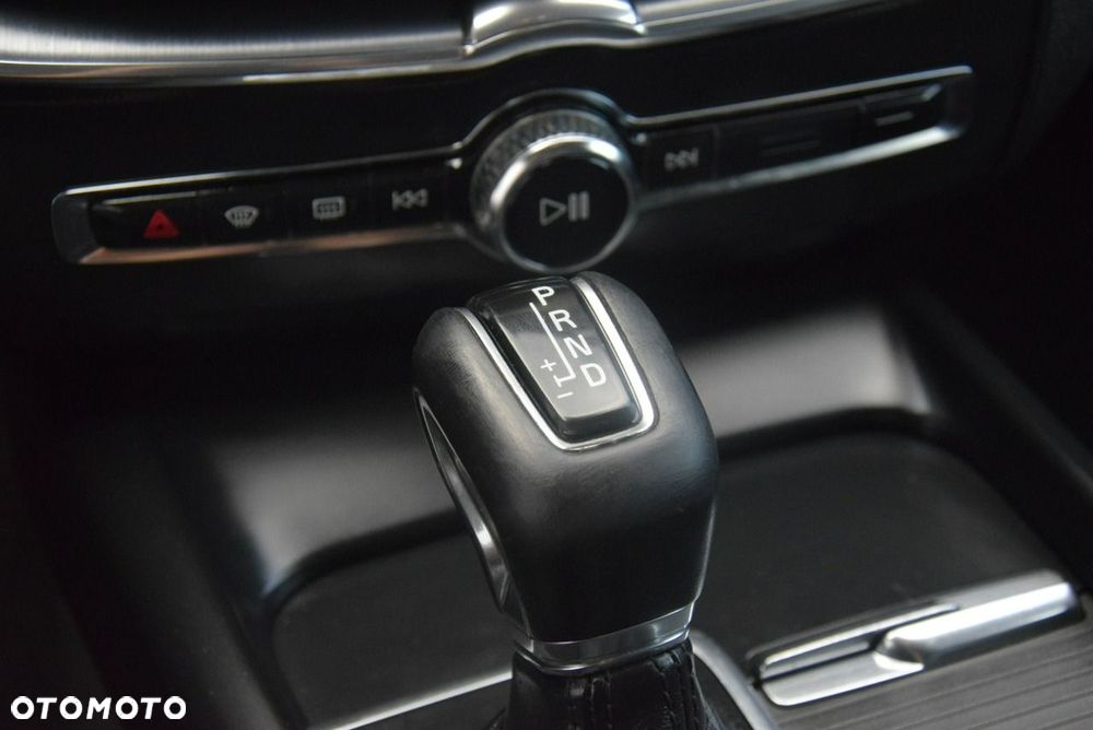 Volvo XC 60 D5 AWD Momentum - 31