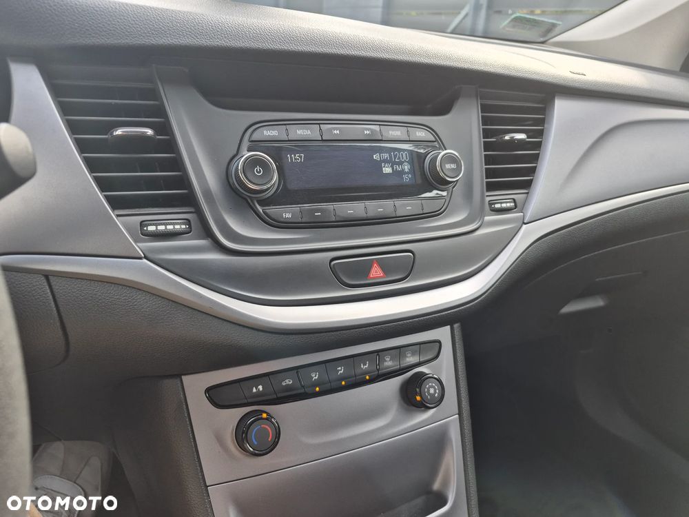 Opel Astra 1.4 Essentia - 10