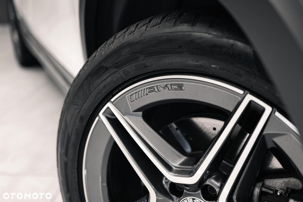 Mercedes-Benz GLB 200 4-Matic AMG Line 8G-DCT - 40