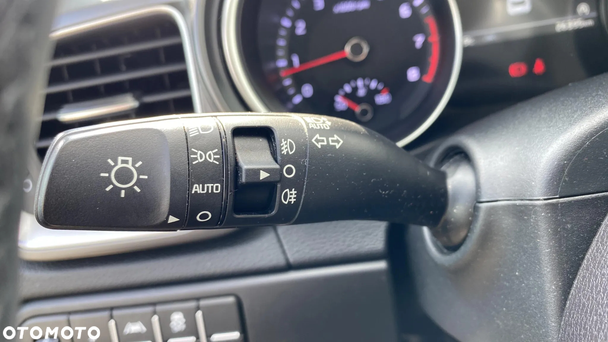 Kia XCeed 1.5 T-GDI M - 13