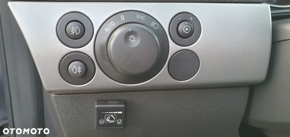 Opel Astra 1.6 150 Jahre - 18