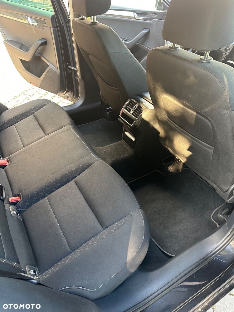 Skoda Superb 2.0 TDI Active DSG - 17