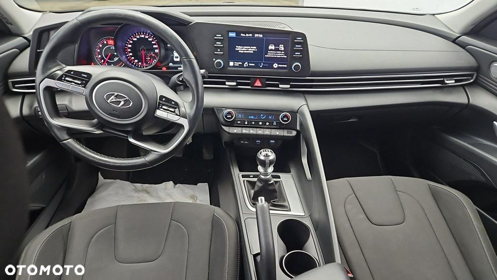 Hyundai Elantra 1.6 Smart - 13