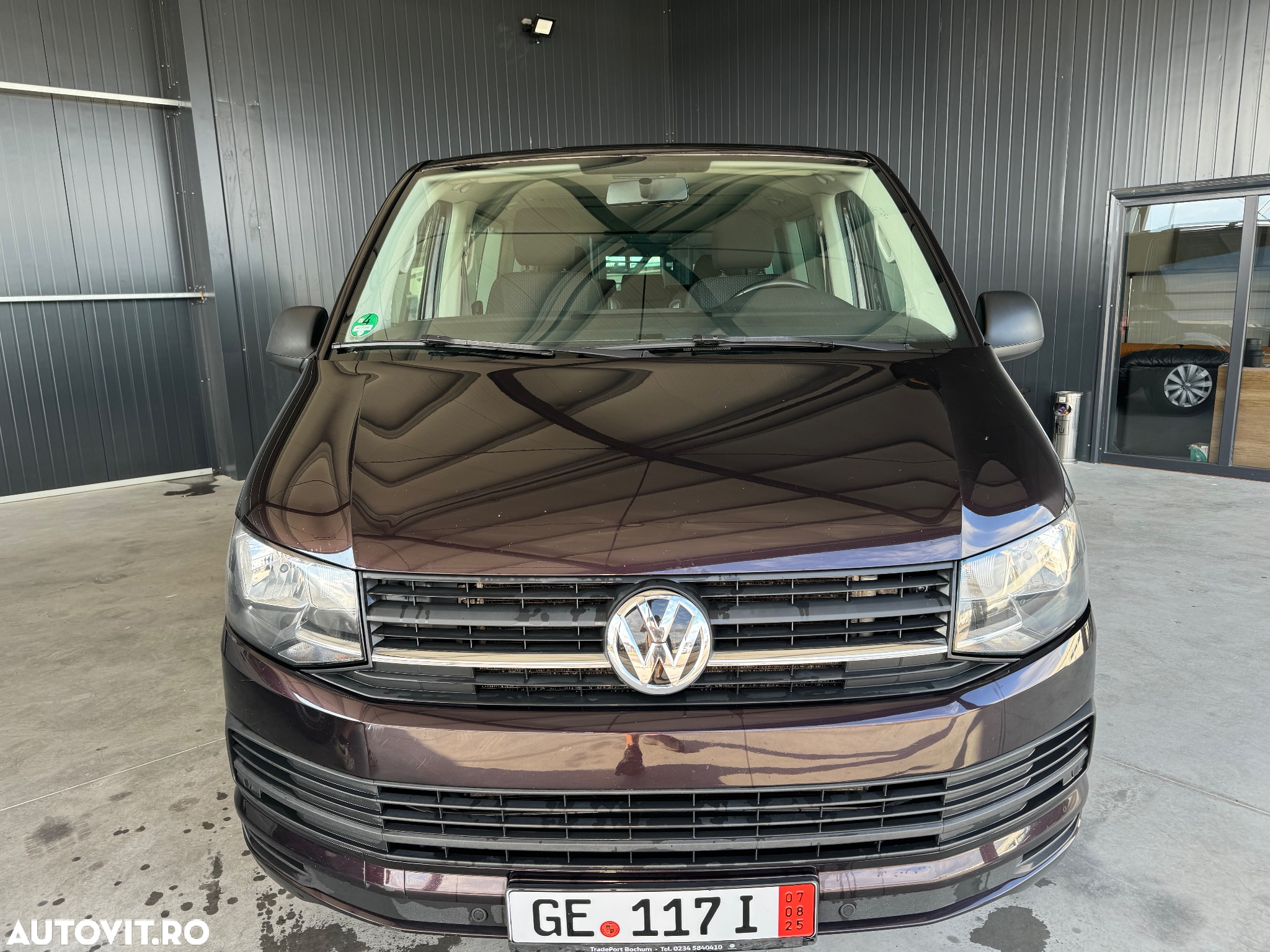 Volkswagen Multivan - 10