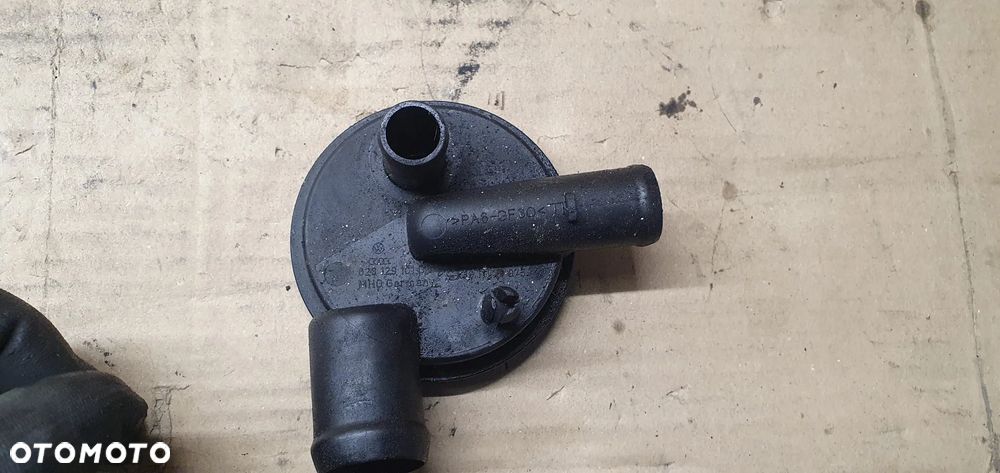 Odma separator oleju VW Passat B5 1.9 TDI 028129101D - 4