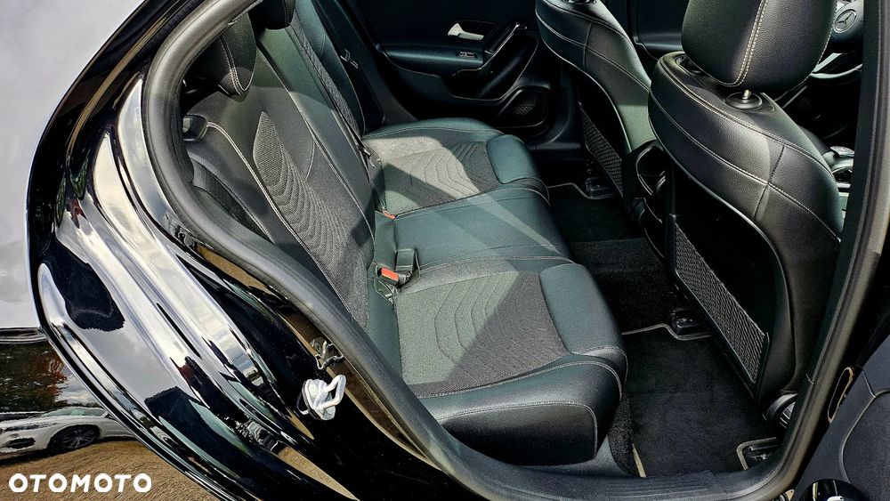 Mercedes-Benz Klasa A 180 Style 7G-DCT - 28