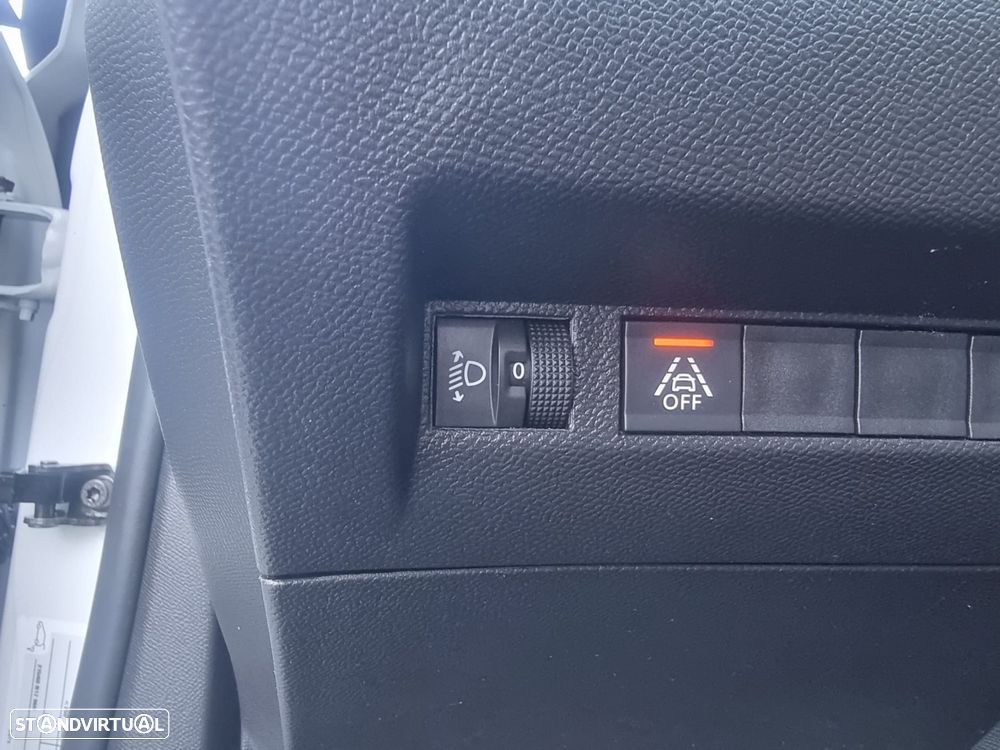 Peugeot e-2008 50 kWh Allure Pack - 32