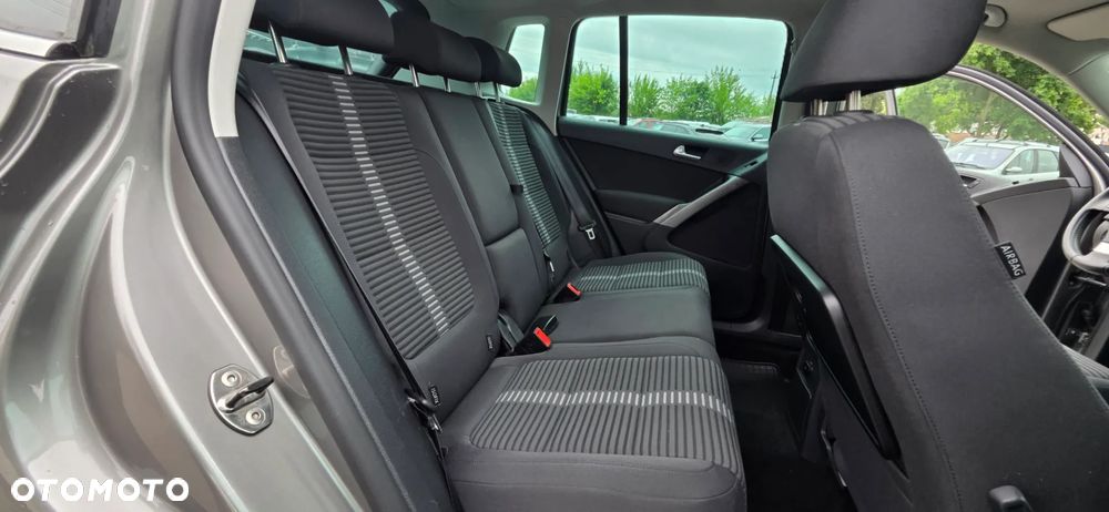 Volkswagen Tiguan 2.0 TDI DPF BlueMotion Technology Exclusive - 32