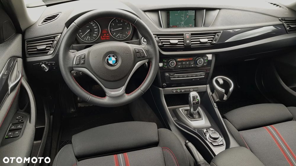 BMW X1 sDrive20i Sport Line - 40