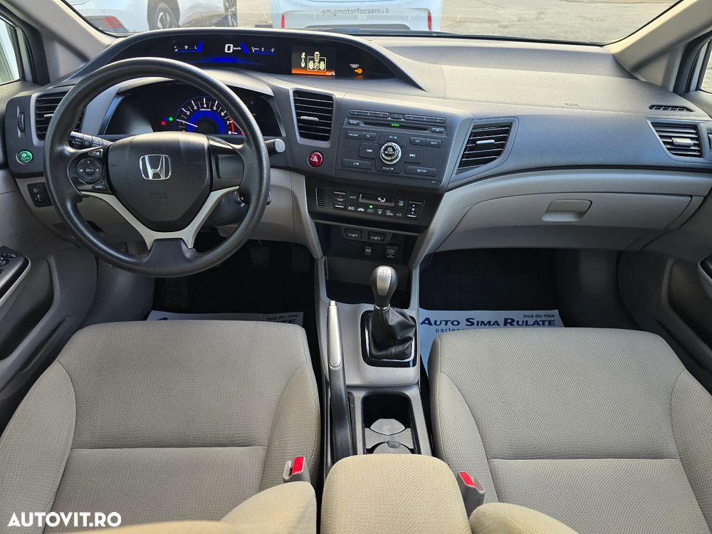 Honda Civic 1.8 i-VTEC MT Elegance Winter Pack - 8