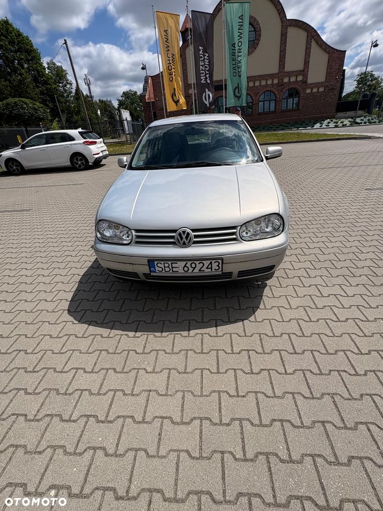 Volkswagen Golf 1.6 Comfortline - 4