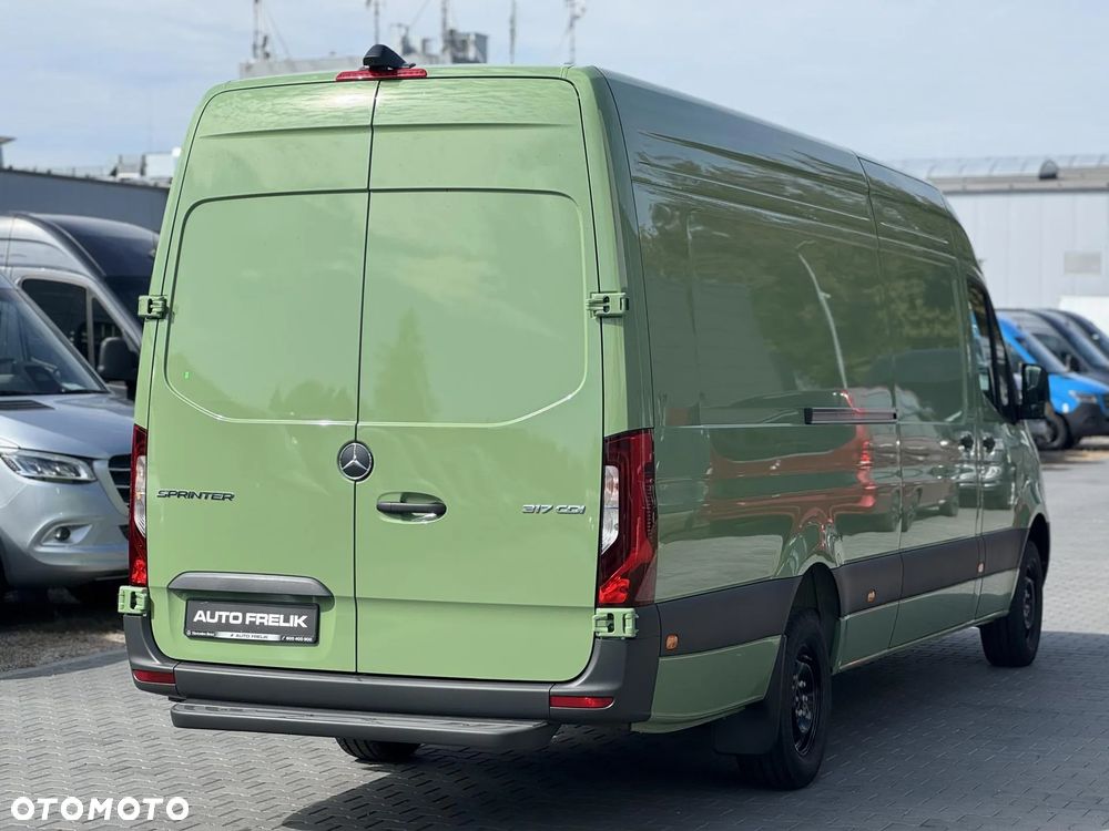 Mercedes-Benz Sprinter - 6
